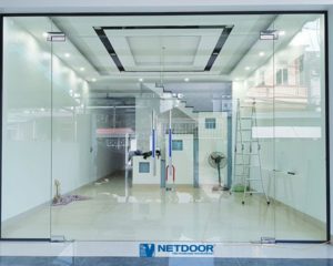 Cửa kính ngày càng trở nên phổ biến trong các công trình kiến trúc