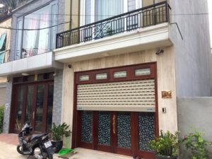 Cửa cuốn cho người mệnh Thổ